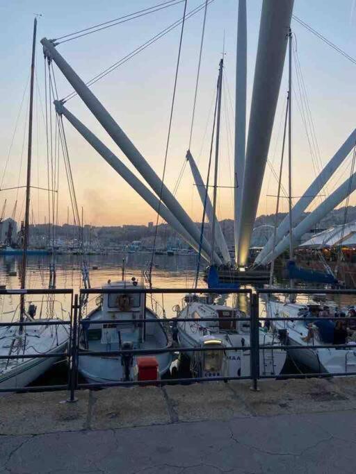 La Finestra Sul Cielo Del Porto Antico Di Genovaアパートメント エクステリア 写真