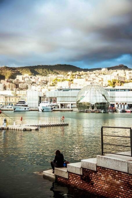 La Finestra Sul Cielo Del Porto Antico Di Genovaアパートメント エクステリア 写真