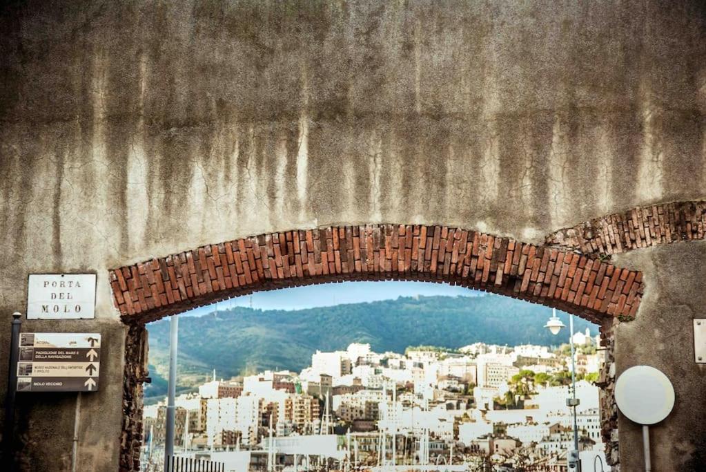 La Finestra Sul Cielo Del Porto Antico Di Genovaアパートメント エクステリア 写真