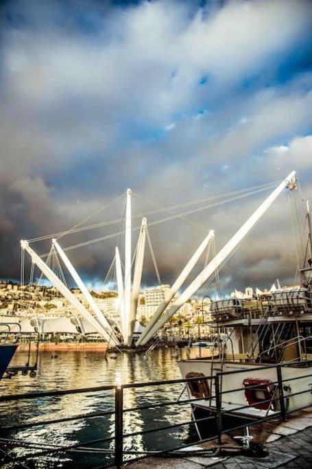 La Finestra Sul Cielo Del Porto Antico Di Genovaアパートメント エクステリア 写真